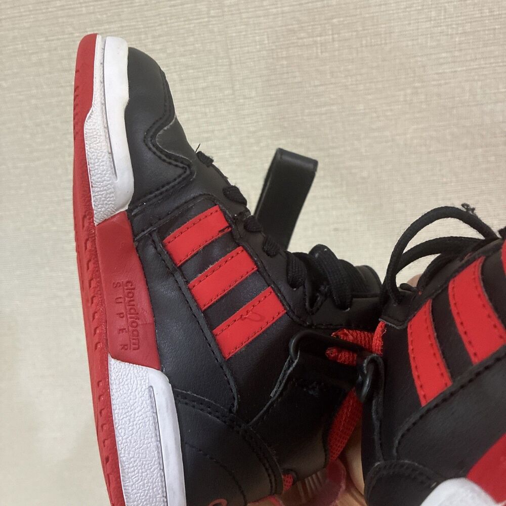 Adidas boy sneakers size 11 1/2 K Black And Red Nwob Boots - Picture 9 of 9